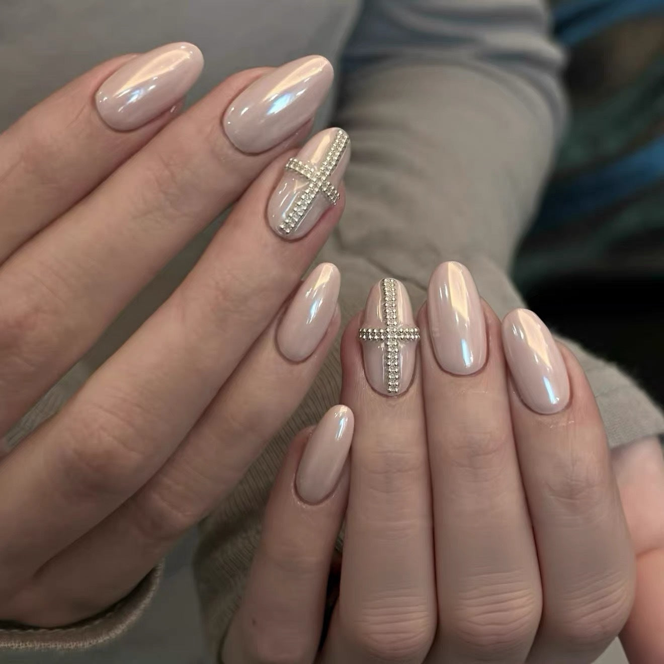 Moonlight Pearl Cross Press-On Nails | Salon-Pro 10PCS