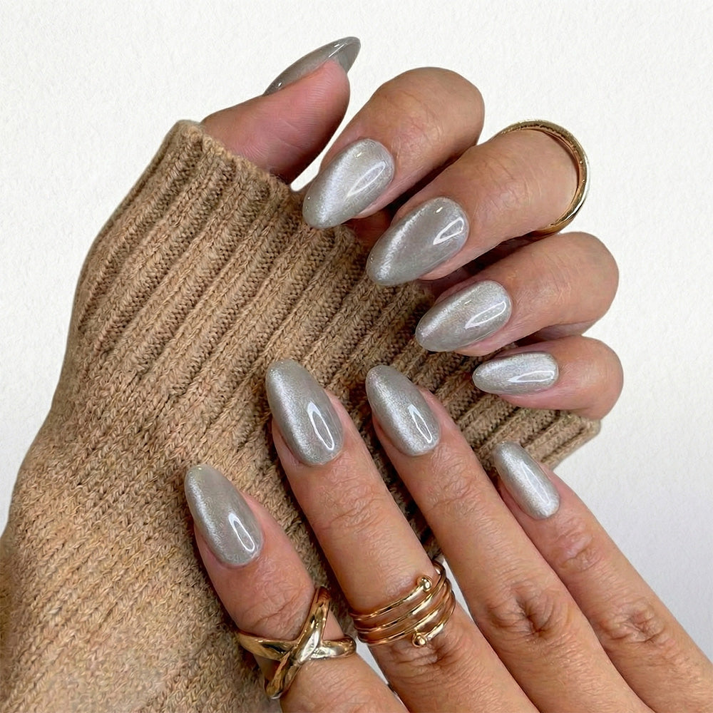 Starlight Silver | Reflective Cat Eye Almond Nails