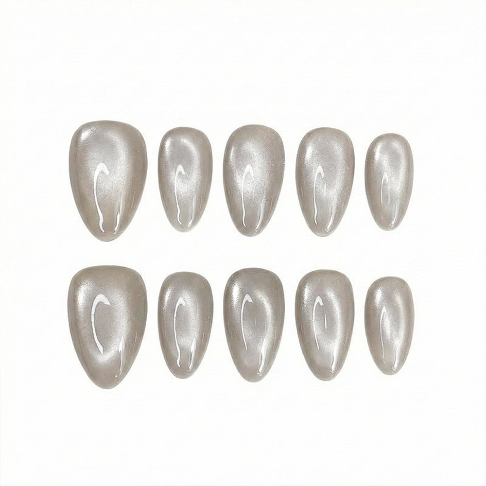 Starlight Silver | Reflective Cat Eye Almond Nails