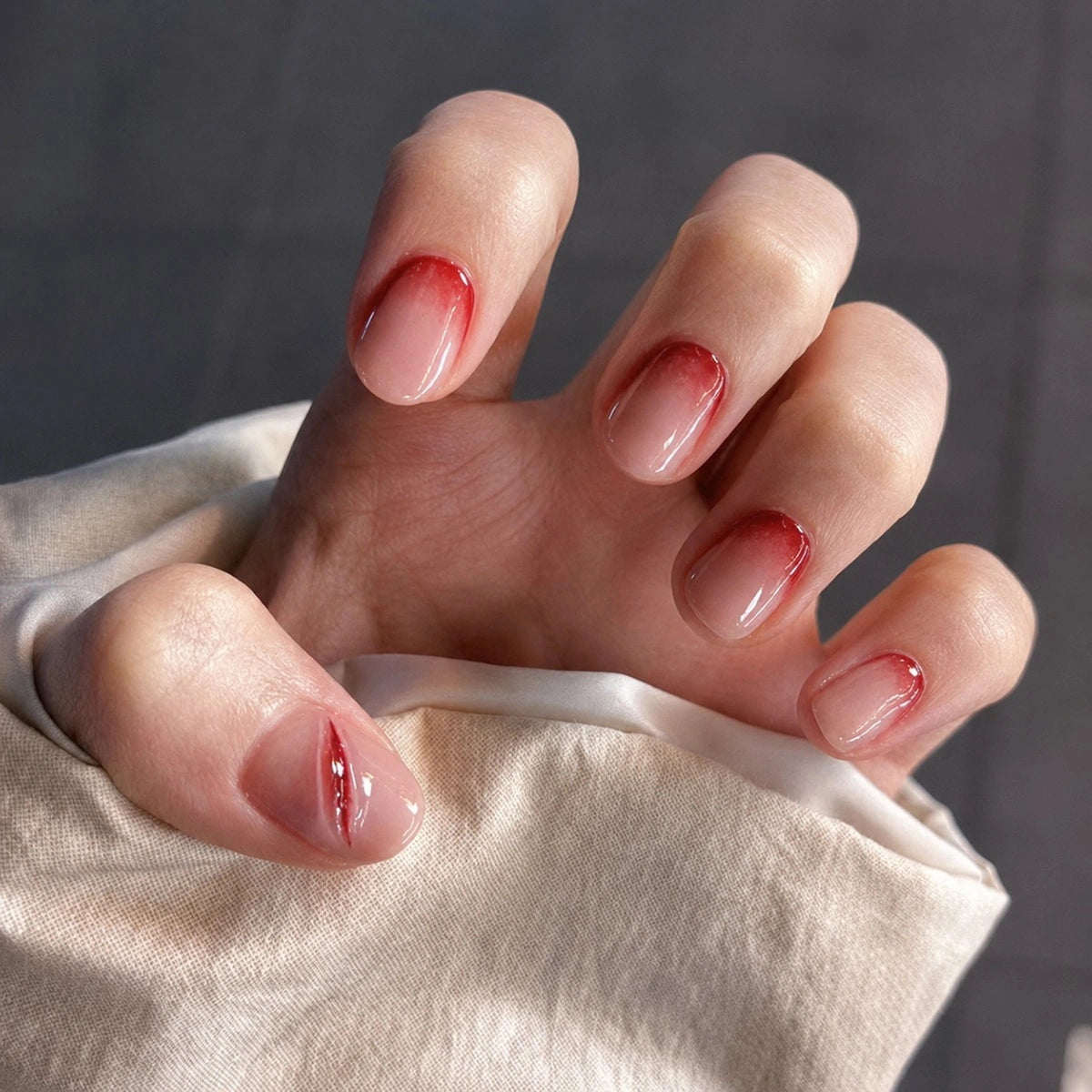 Blush Kiss Ombre Round Press On Nails 24PCS