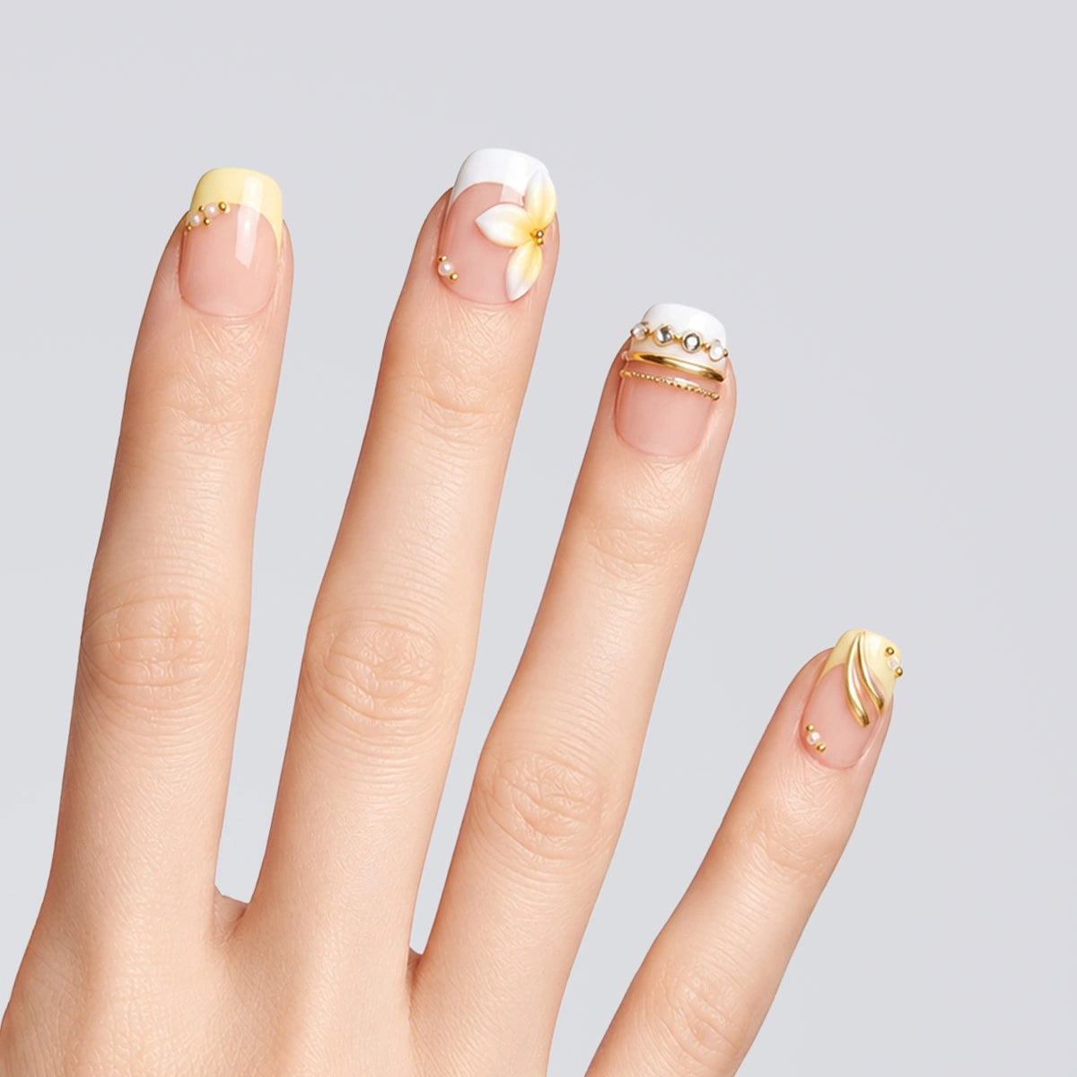 Butter Plumeria Pearl Squoval Press On Nails | 10PCS
