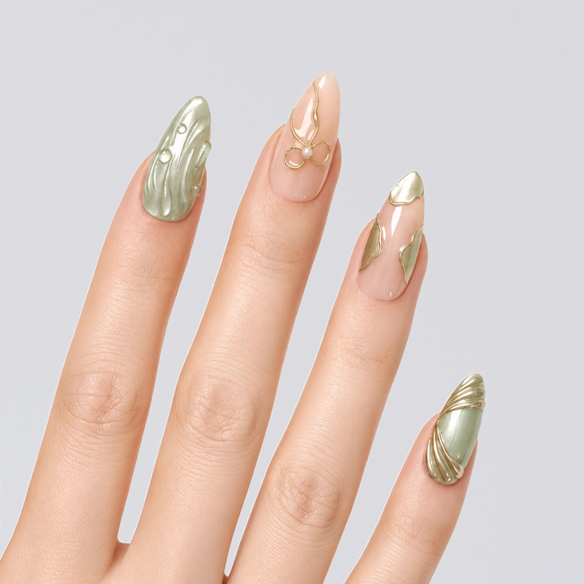 Dewy Mermaid Green Magnetic & Gold Starfish Press On Nails | 10PCS
