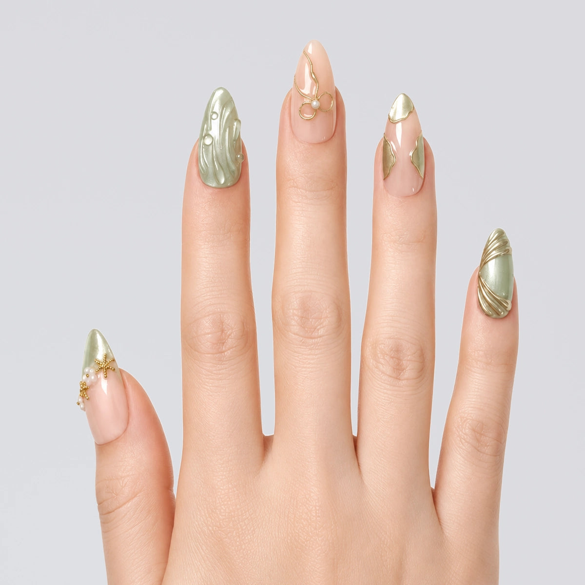 Dewy Mermaid Green Magnetic & Gold Starfish Press On Nails | 10PCS